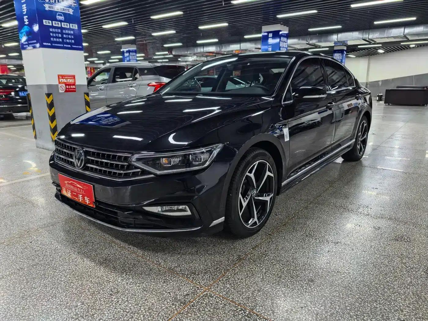 Volkswagen Magotan 2023 2 Millionth Unit Commemorative Edition 330TSI DSG Leading Model — миниатюра 1