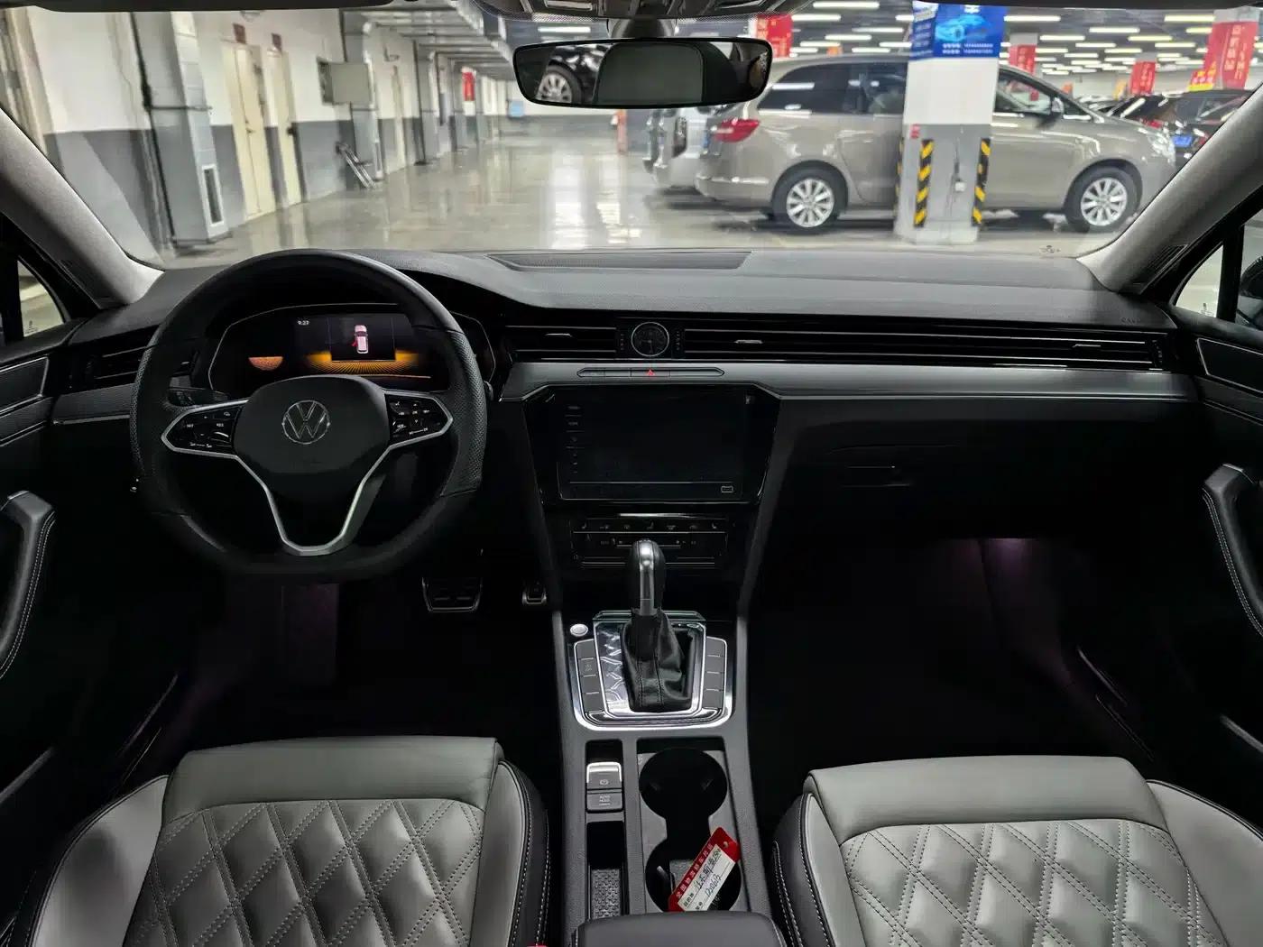 Volkswagen Magotan 2023 2 Millionth Unit Commemorative Edition 330TSI DSG Leading Model — миниатюра 9