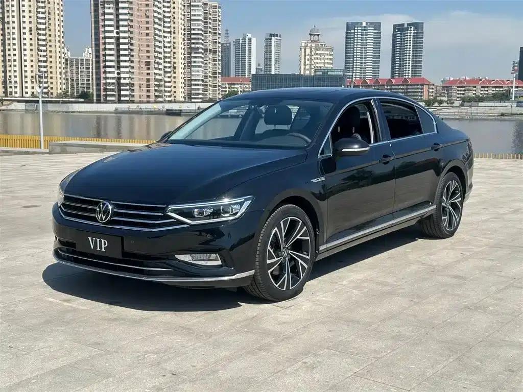Volkswagen Passat 2021 330TSI DSG 30th Anniversary Edition — миниатюра 1