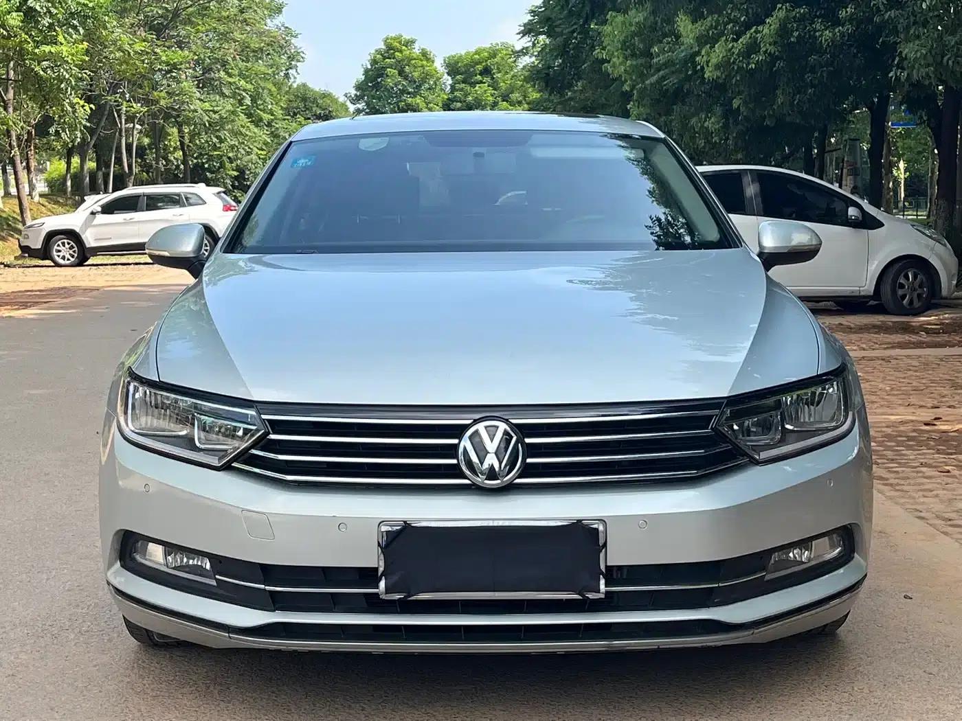 2017 Volkswagen Magotan 330TSI DSG Leading Edition — миниатюра 2
