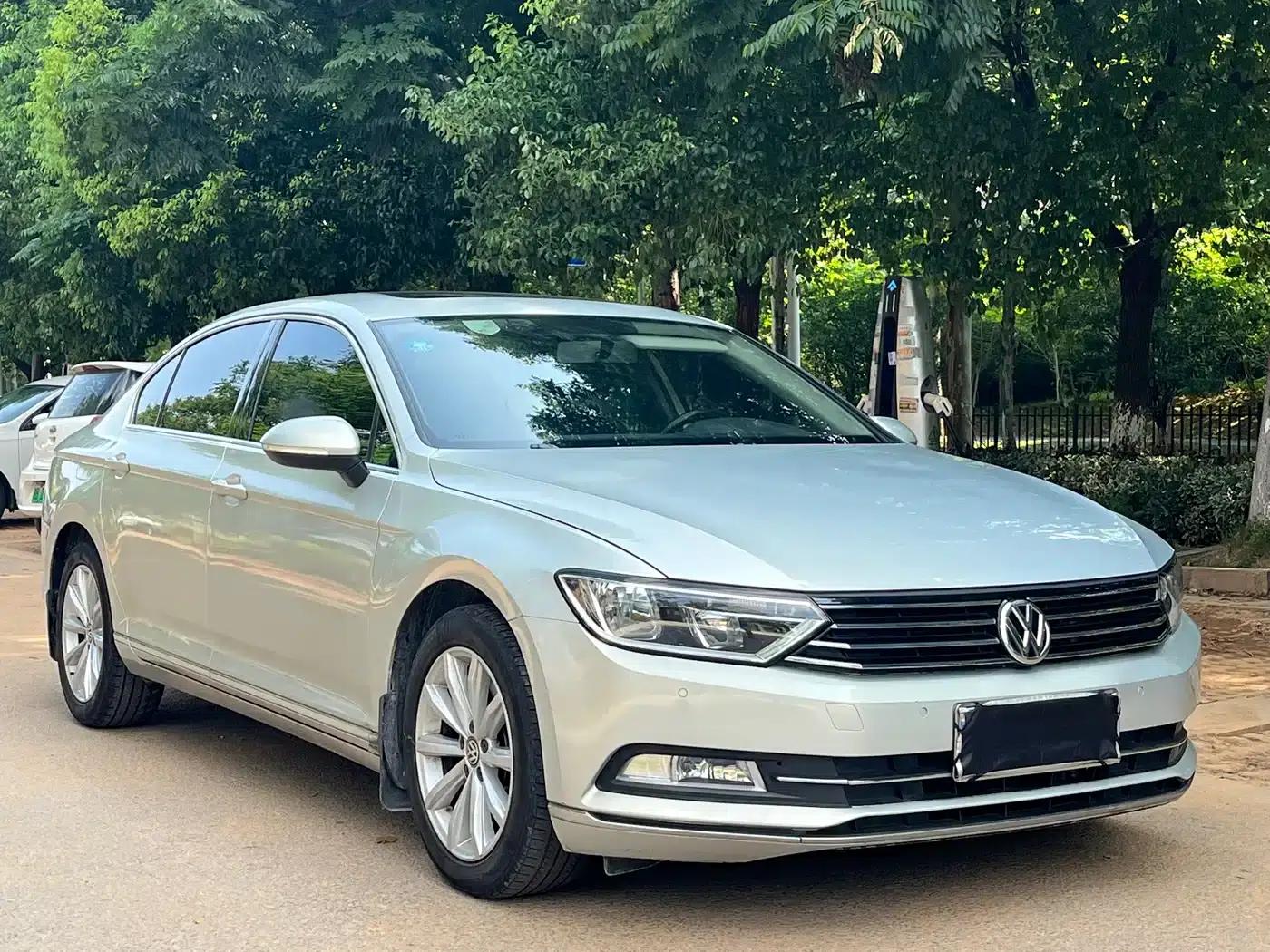 2017 Volkswagen Magotan 330TSI DSG Leading Edition — миниатюра 3