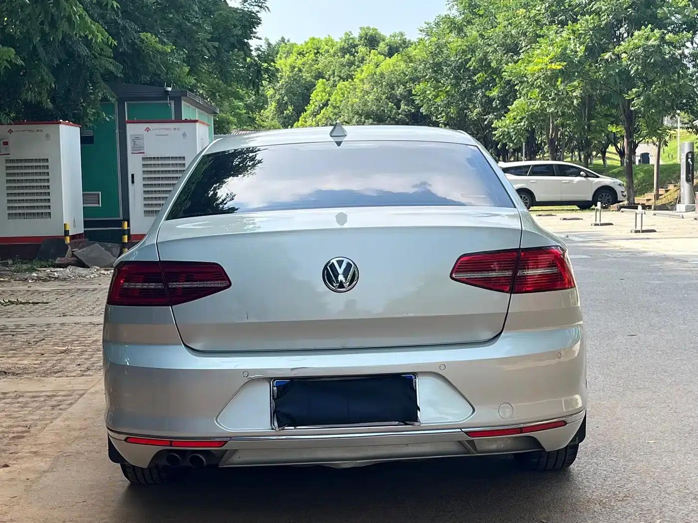 2017 Volkswagen Magotan 330TSI DSG Leading Edition — миниатюра 6