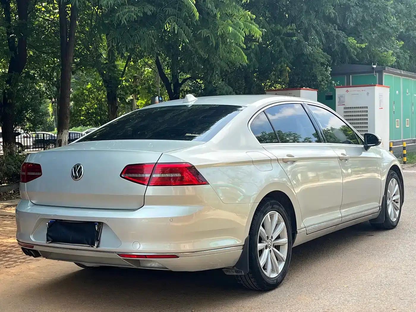 2017 Volkswagen Magotan 330TSI DSG Leading Edition — миниатюра 7