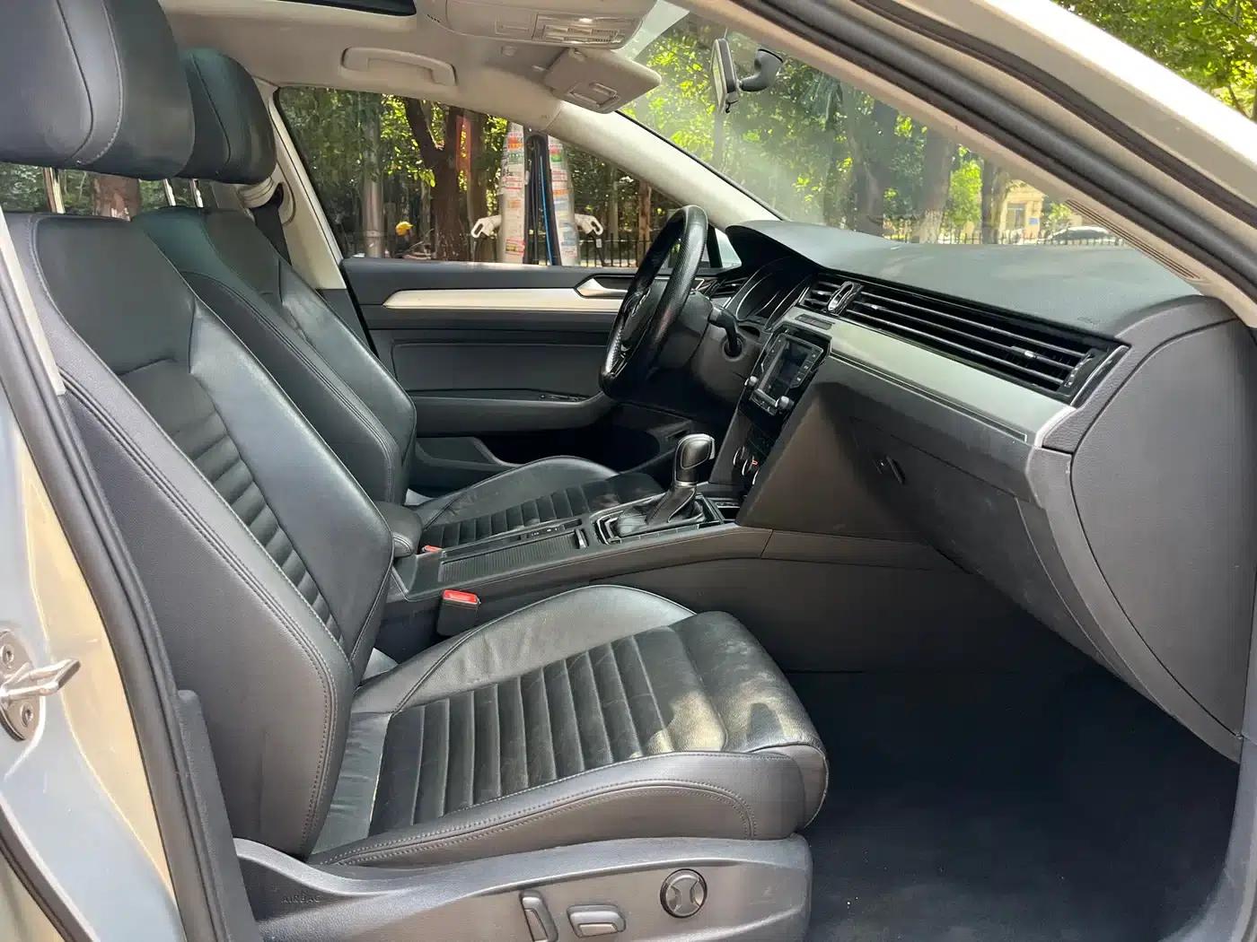 2017 Volkswagen Magotan 330TSI DSG Leading Edition — миниатюра 10