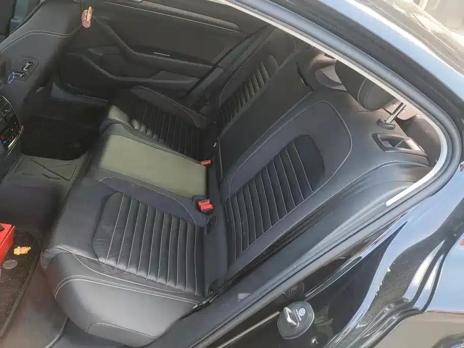 2020 Volkswagen Passat 330TSI DSG Leading Edition — миниатюра 11
