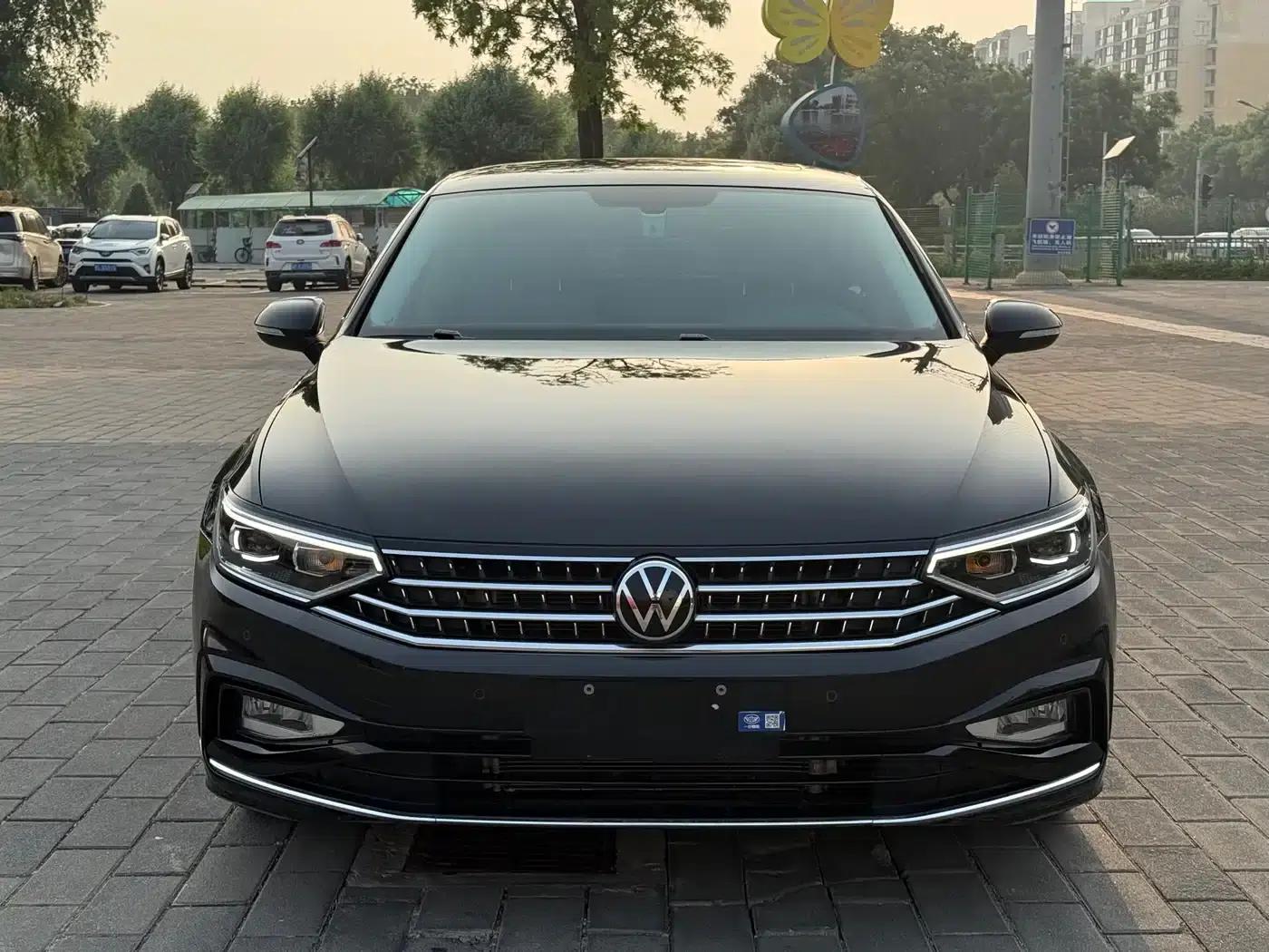 Volkswagen Magotan 2023 2 Millionth Unit Commemorative Edition 330TSI DSG Leading Model — миниатюра 2