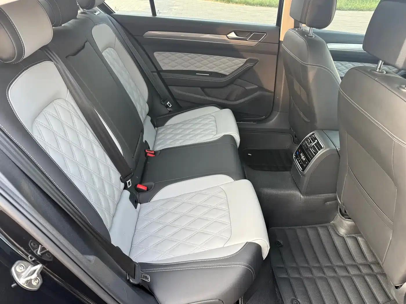 Volkswagen Magotan 2023 2 Millionth Unit Commemorative Edition 330TSI DSG Leading Model — миниатюра 14