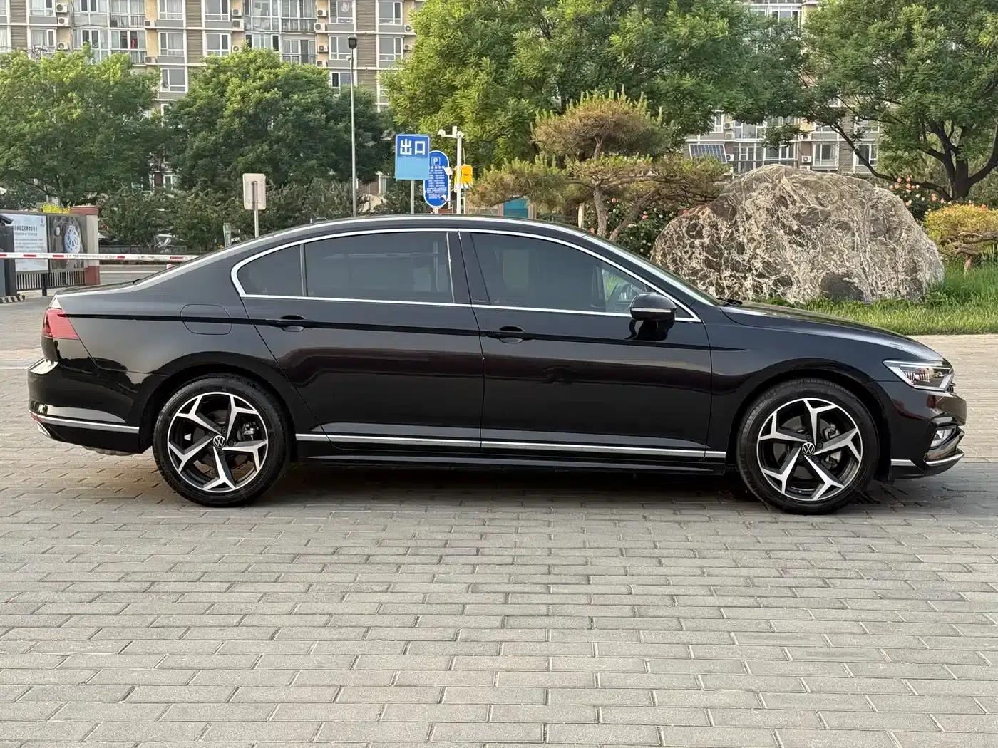Volkswagen Magotan 2023 2 Millionth Unit Commemorative Edition 330TSI DSG Leading Model — миниатюра 8