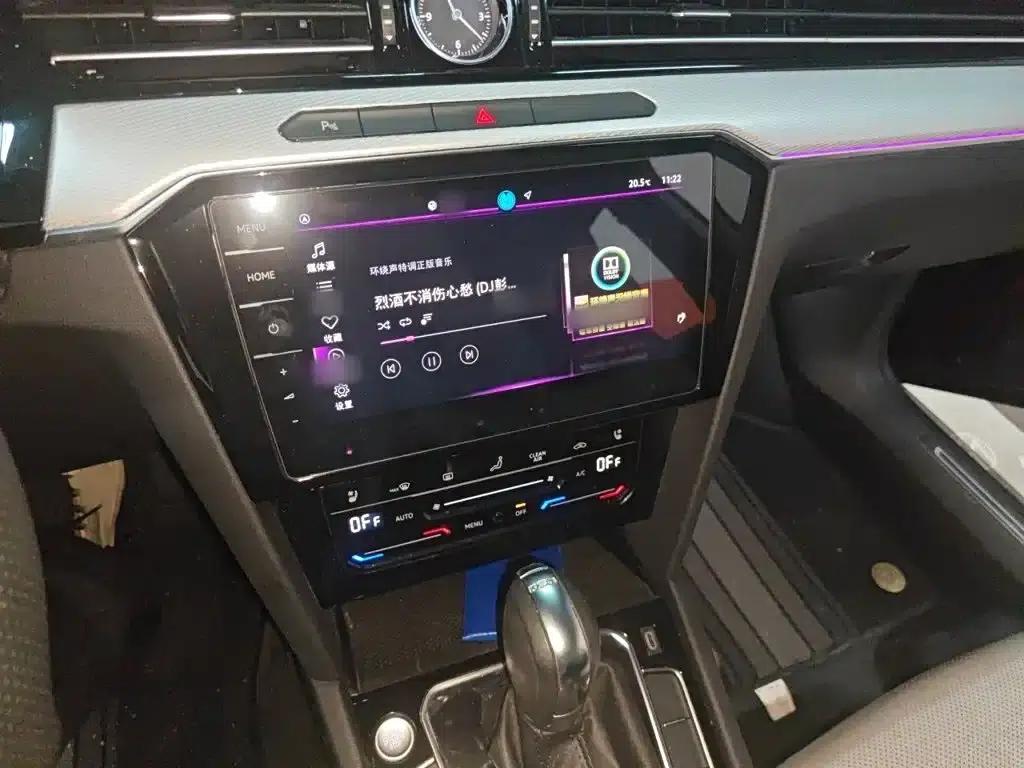 Volkswagen Magotan 2023 2 Millionth Unit Commemorative Edition 330TSI DSG Luxury — миниатюра 6