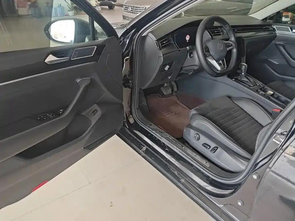 2020 Volkswagen Passat 330TSI DSG Luxury — миниатюра 16