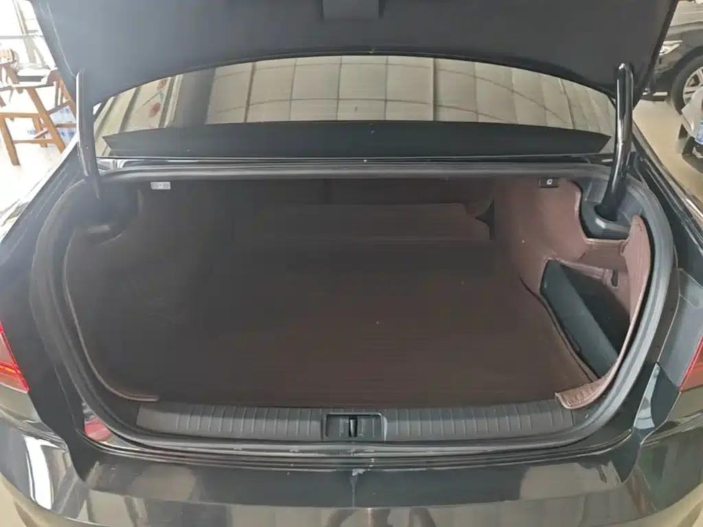 2020 Volkswagen Passat 330TSI DSG Luxury — миниатюра 19