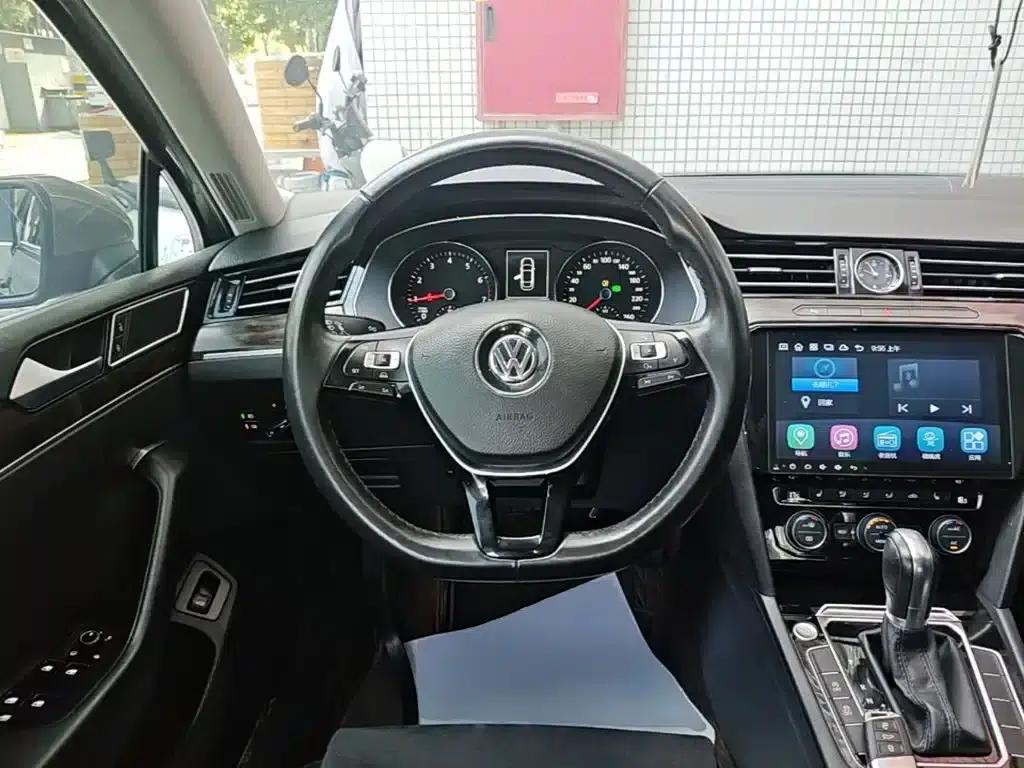 2017 Volkswagen Passat 330TSI DSG Luxury — миниатюра 11