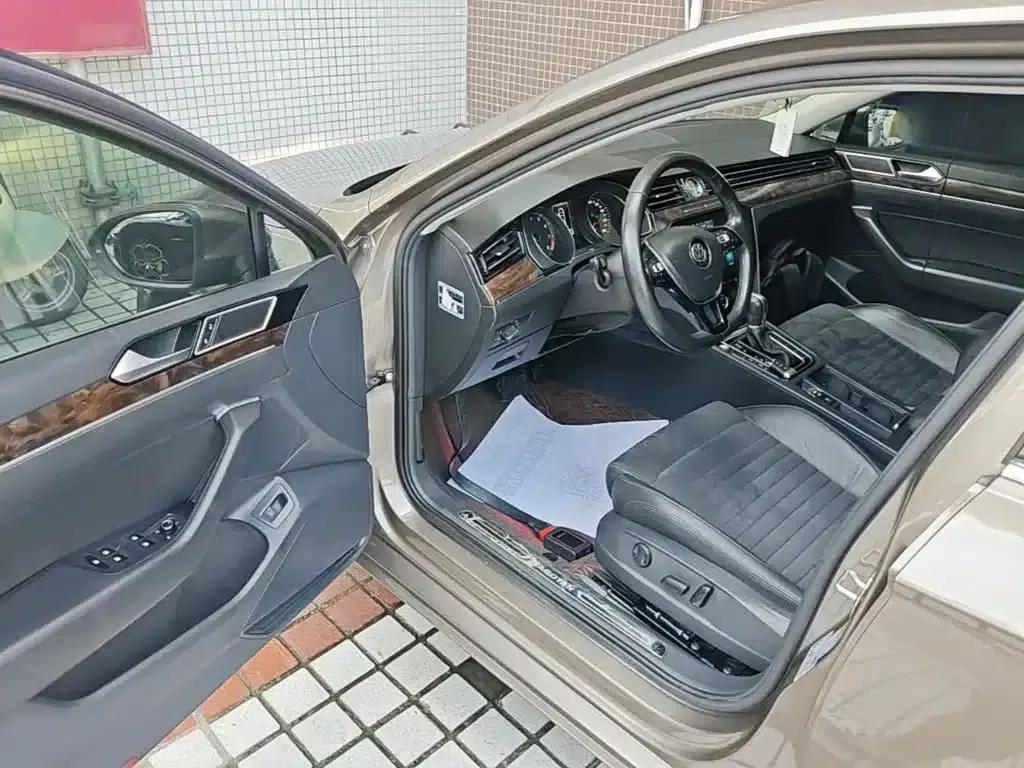 2017 Volkswagen Passat 330TSI DSG Luxury — миниатюра 16