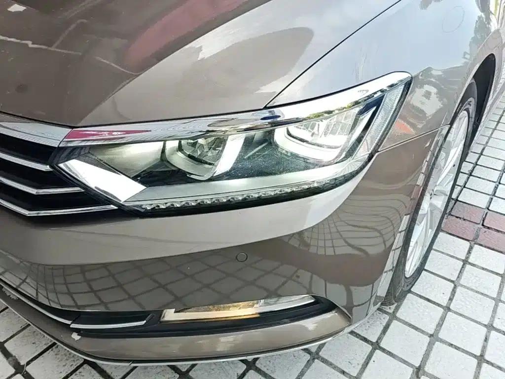 2017 Volkswagen Passat 330TSI DSG Luxury — миниатюра 24