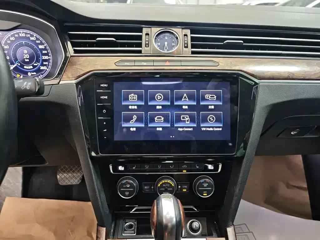 2018 Volkswagen Passat 330TSI DSG Premium — миниатюра 13