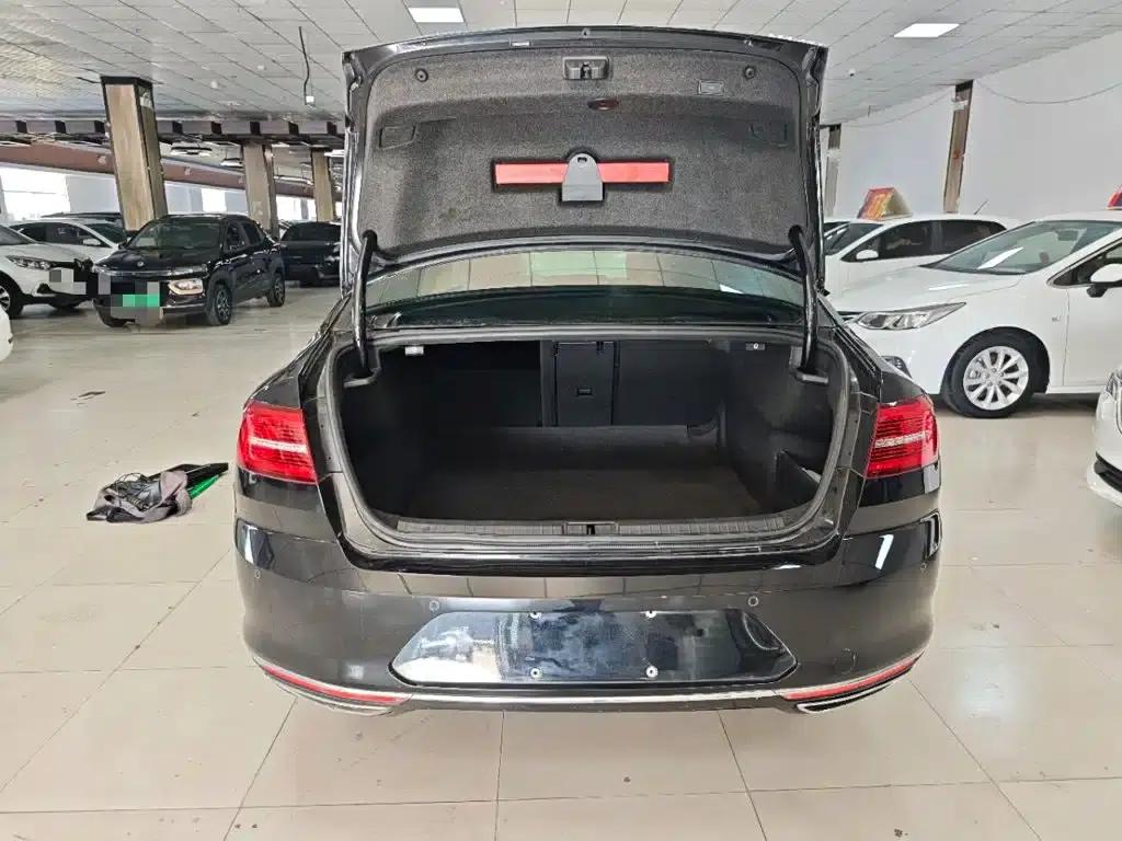 2018 Volkswagen Passat 330TSI DSG Premium — миниатюра 19
