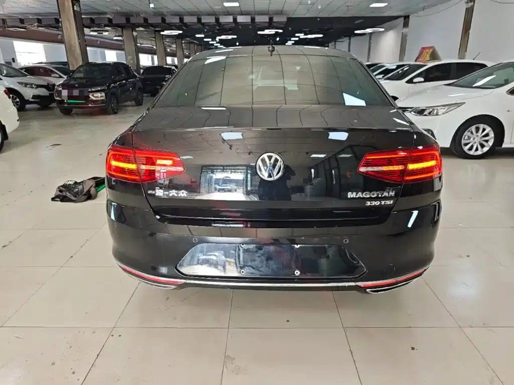 2018 Volkswagen Passat 330TSI DSG Premium — миниатюра 6