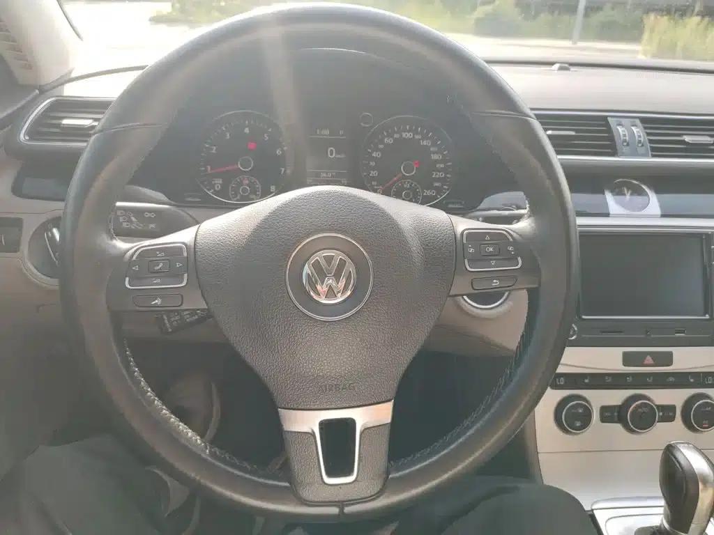 2015 Volkswagen Passat 1.8TSI Luxury — миниатюра 4
