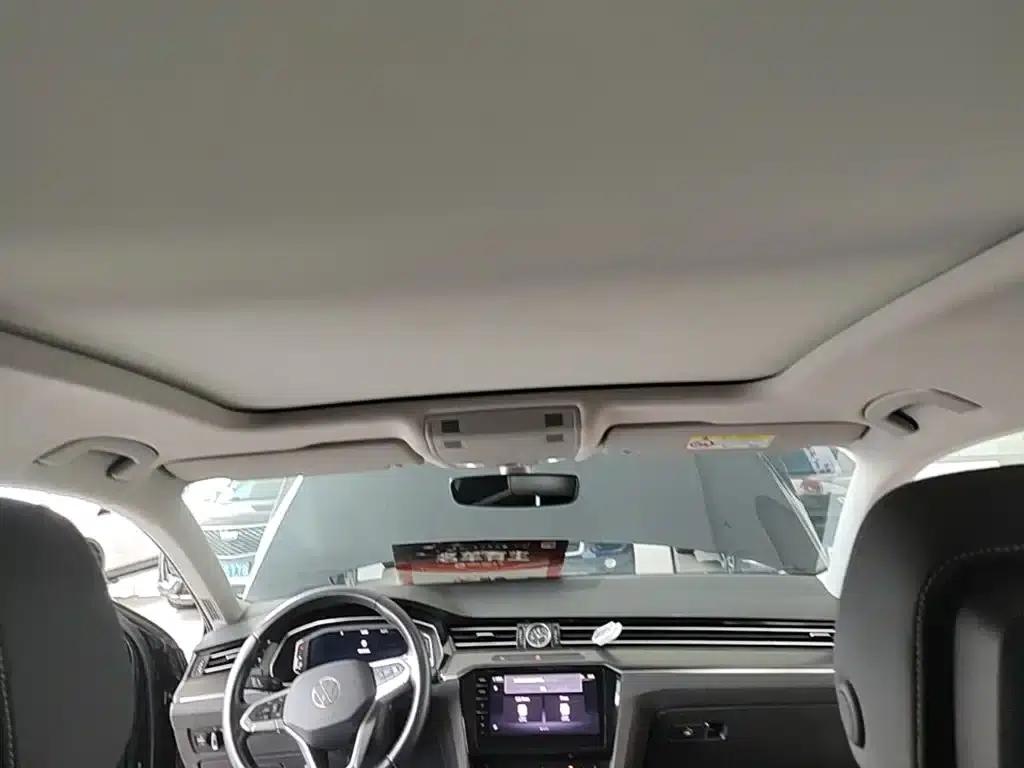 2020 Volkswagen Passat 330TSI DSG Luxury — миниатюра 18
