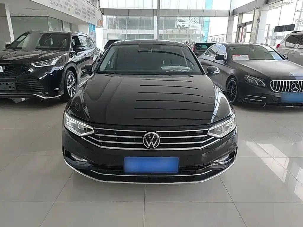 2020 Volkswagen Passat 330TSI DSG Luxury — миниатюра 3