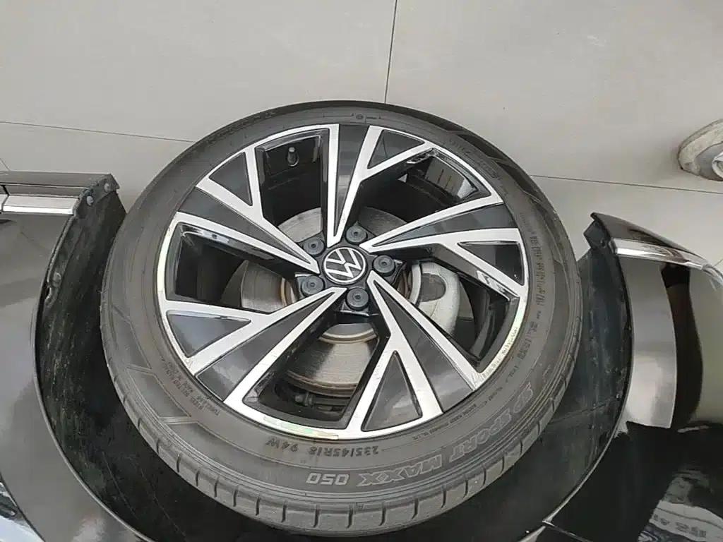 2020 Volkswagen Passat 330TSI DSG Luxury — миниатюра 23