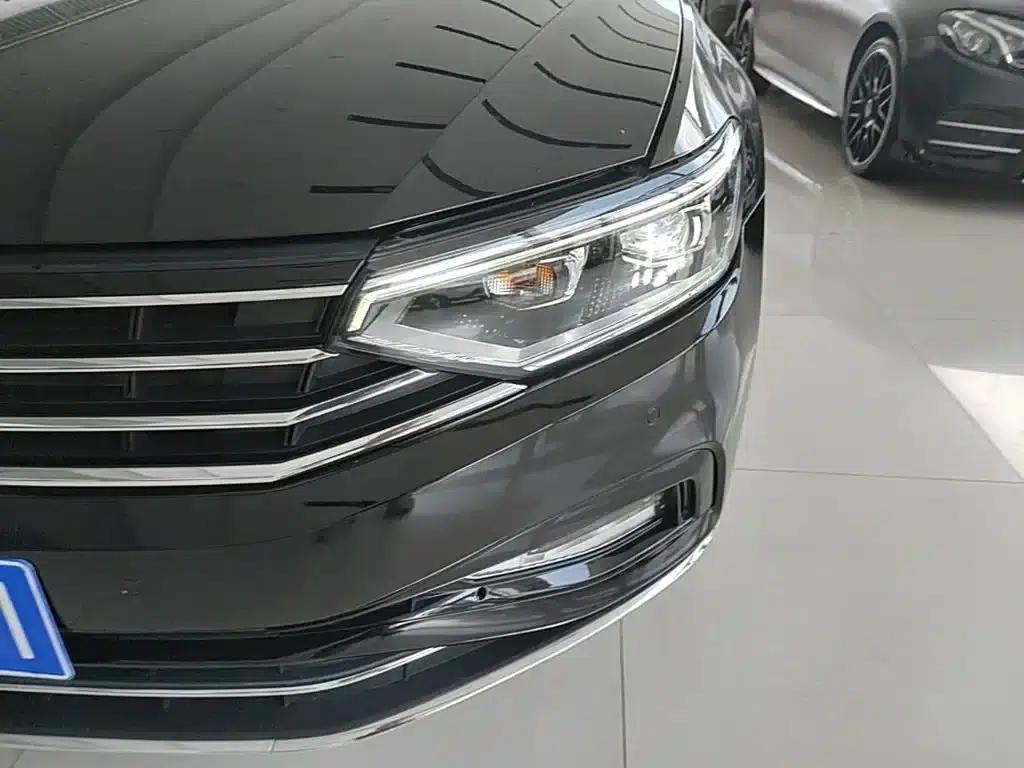 2020 Volkswagen Passat 330TSI DSG Luxury — миниатюра 24