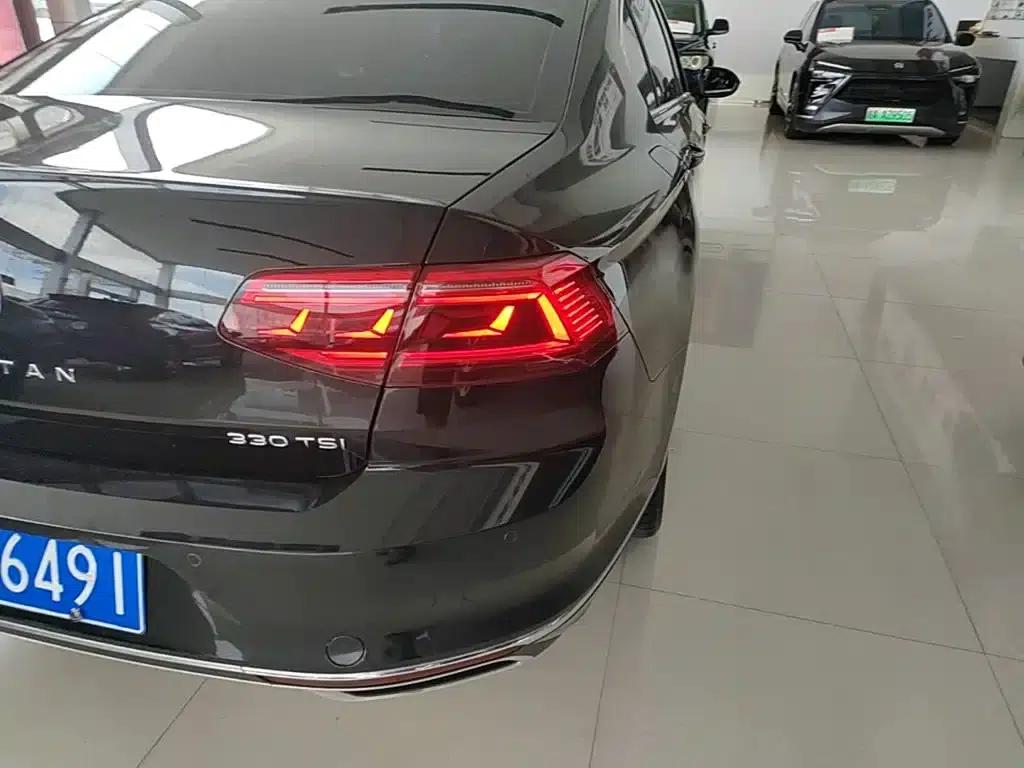 2020 Volkswagen Passat 330TSI DSG Luxury — миниатюра 8