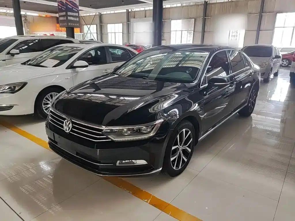 2017 Volkswagen Passat 330TSI DSG Premium — миниатюра 2