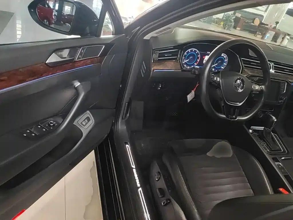 2017 Volkswagen Passat 330TSI DSG Premium — миниатюра 16