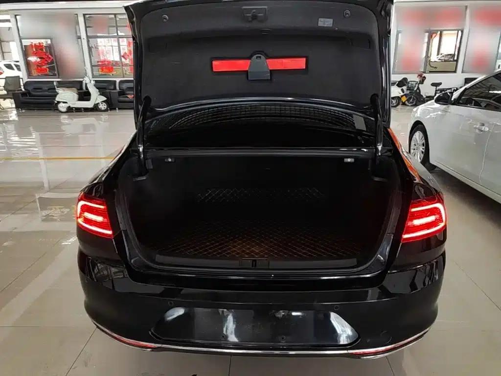 2017 Volkswagen Passat 330TSI DSG Premium — миниатюра 19