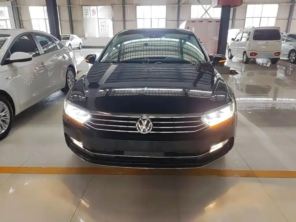 2017 Volkswagen Passat 330TSI DSG Premium — миниатюра 3