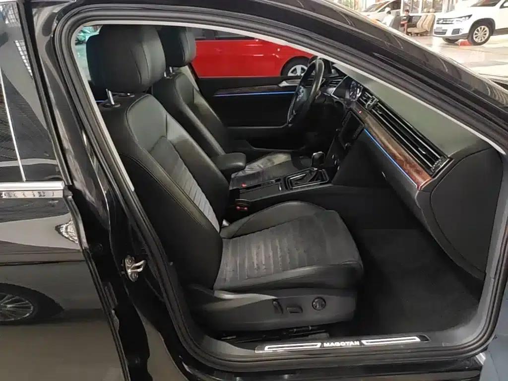 2017 Volkswagen Passat 330TSI DSG Premium — миниатюра 25