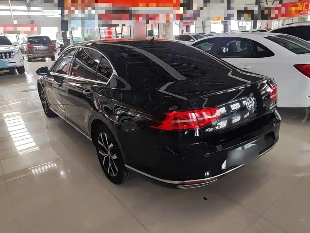 2017 Volkswagen Passat 330TSI DSG Premium — миниатюра 5