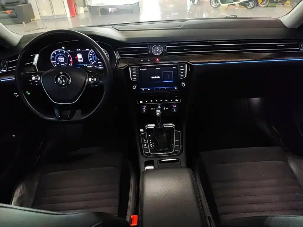 2017 Volkswagen Passat 330TSI DSG Premium — миниатюра 10