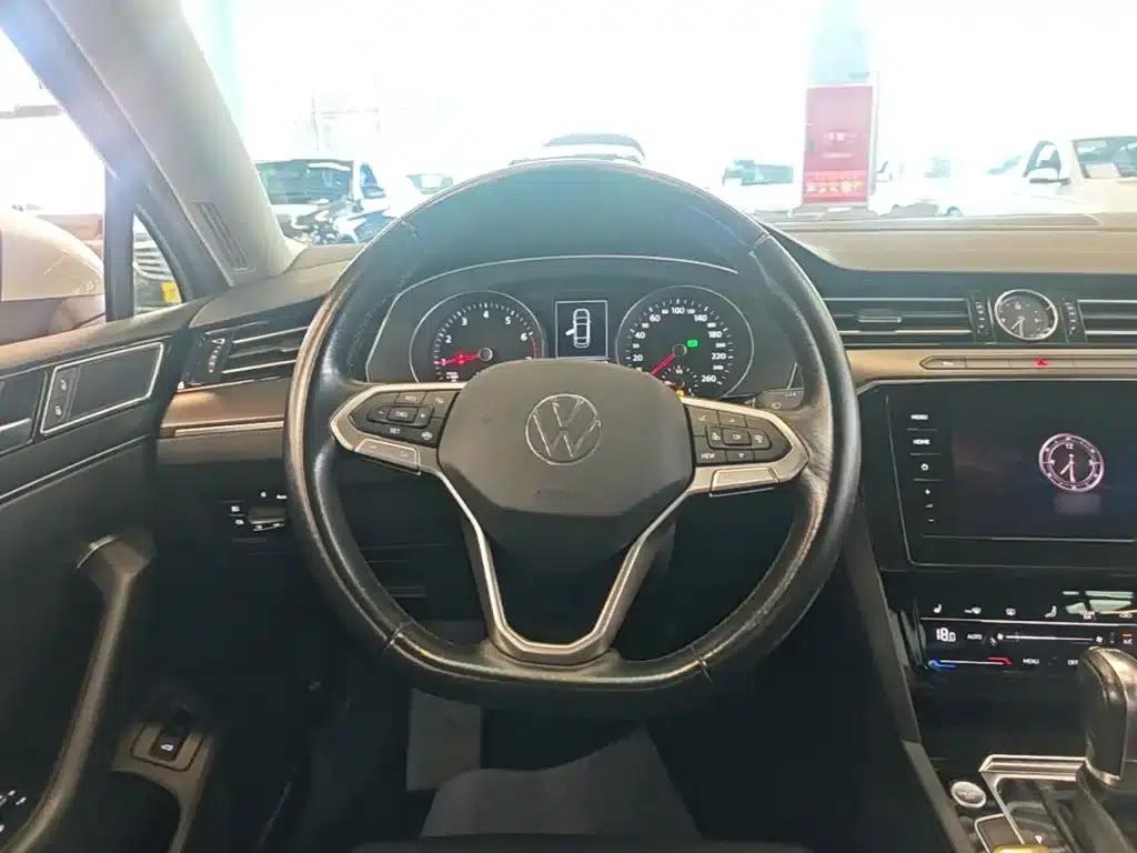 2020 Volkswagen Passat 330TSI DSG Leading Edition — миниатюра 11
