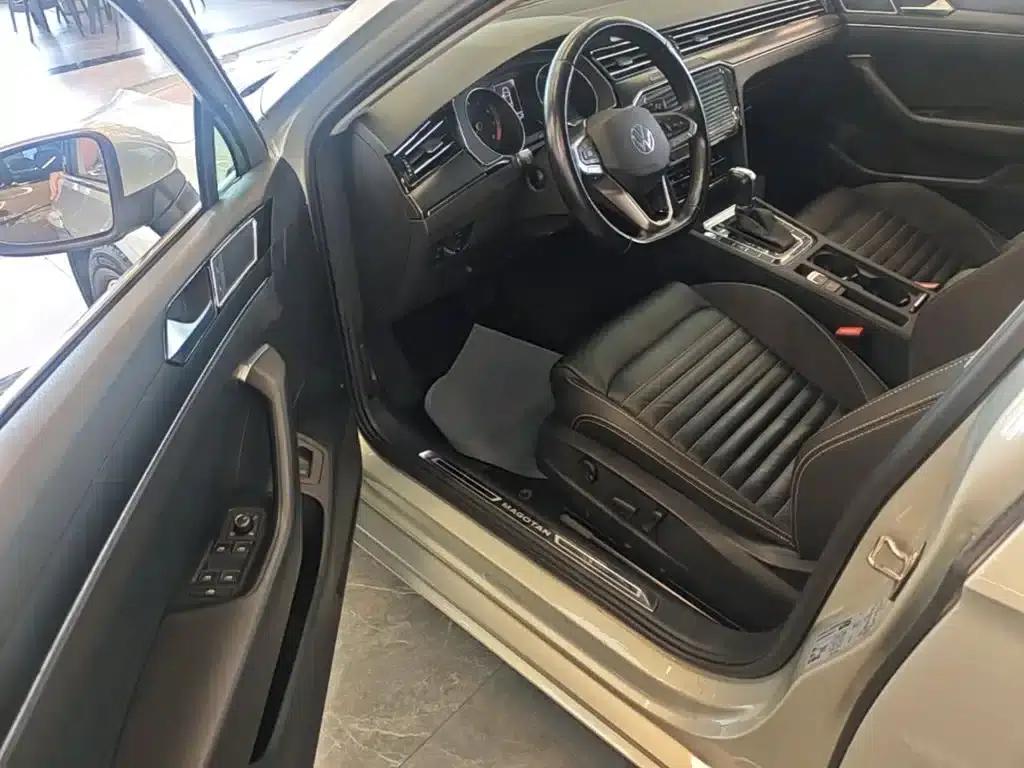 2020 Volkswagen Passat 330TSI DSG Leading Edition — миниатюра 16