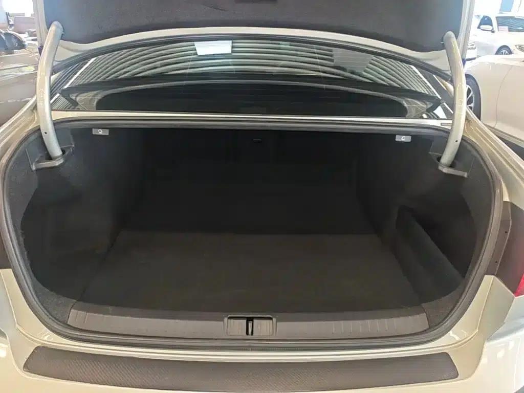 2020 Volkswagen Passat 330TSI DSG Leading Edition — миниатюра 19