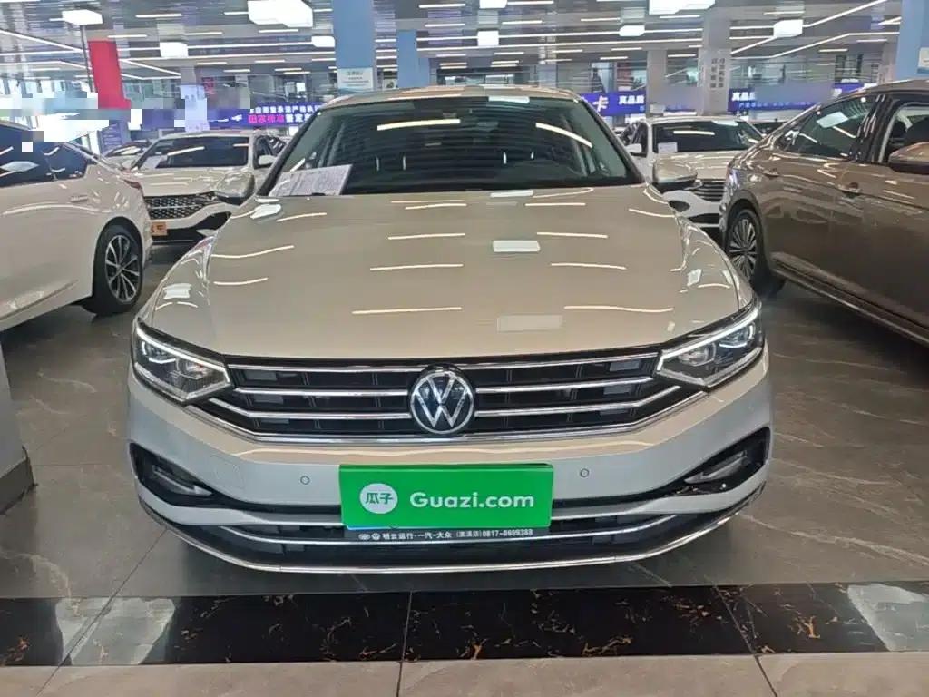 2020 Volkswagen Passat 330TSI DSG Leading Edition — миниатюра 3