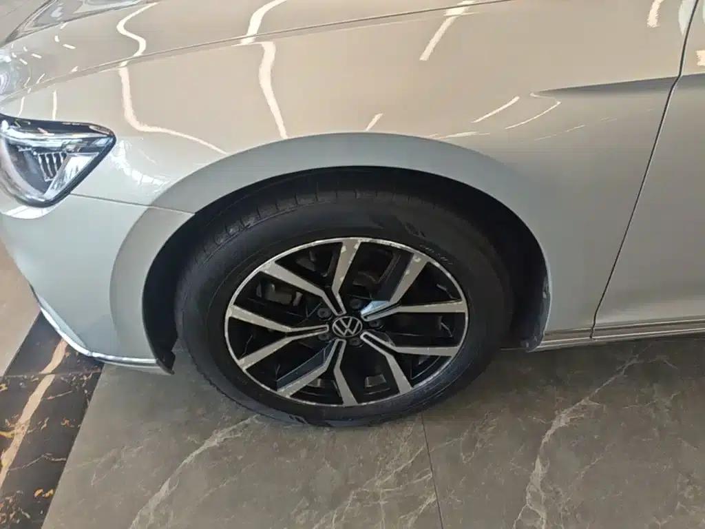 2020 Volkswagen Passat 330TSI DSG Leading Edition — миниатюра 23
