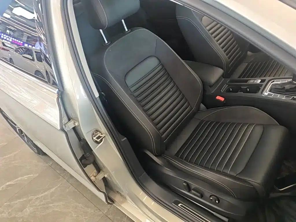 2020 Volkswagen Passat 330TSI DSG Leading Edition — миниатюра 25