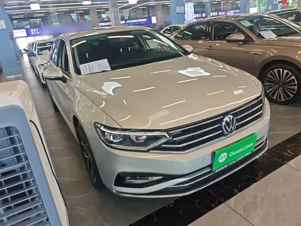 2020 Volkswagen Passat 330TSI DSG Leading Edition — миниатюра 4