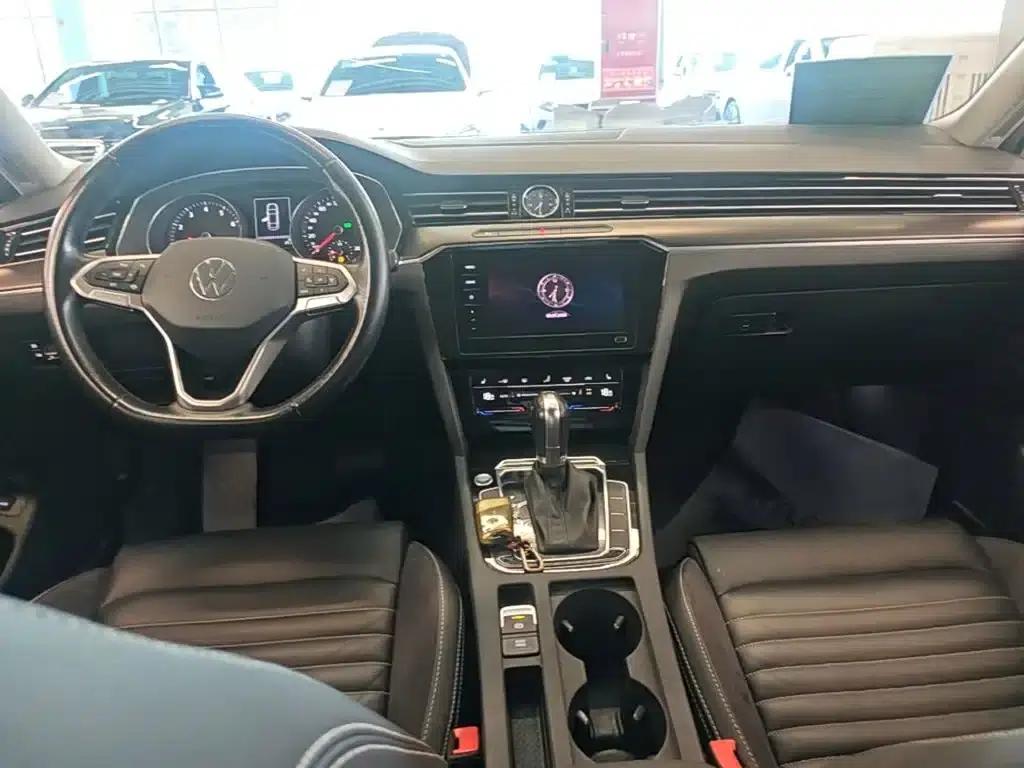 2020 Volkswagen Passat 330TSI DSG Leading Edition — миниатюра 10