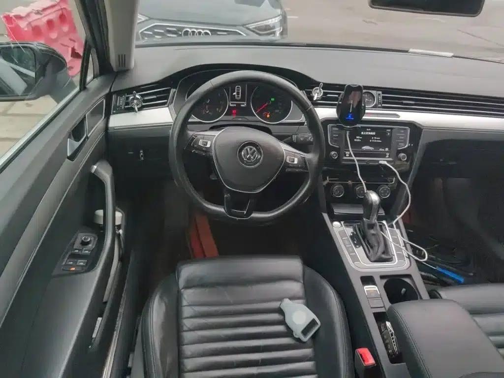 2017 Volkswagen Passat 280TSI DSG Leading Edition — миниатюра 3