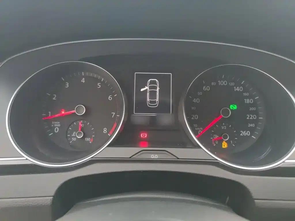 2017 Volkswagen Passat 280TSI DSG Leading Edition — миниатюра 4