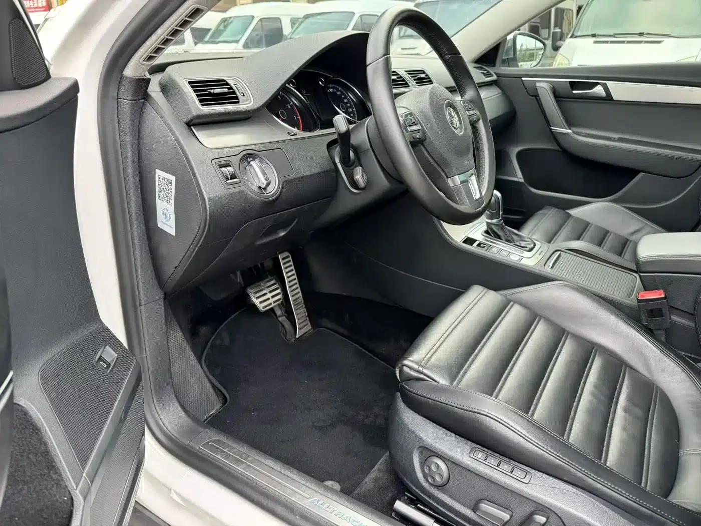 2012 Imported Volkswagen Passat Touring Edition 2.0TSI 4WD Luxury — миниатюра 4