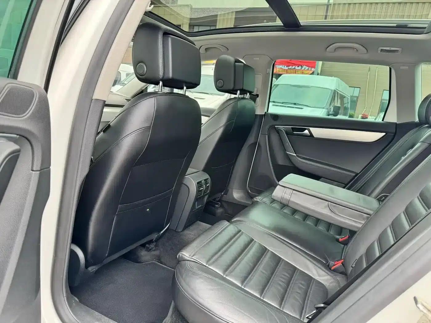2012 Imported Volkswagen Passat Touring Edition 2.0TSI 4WD Luxury — миниатюра 5