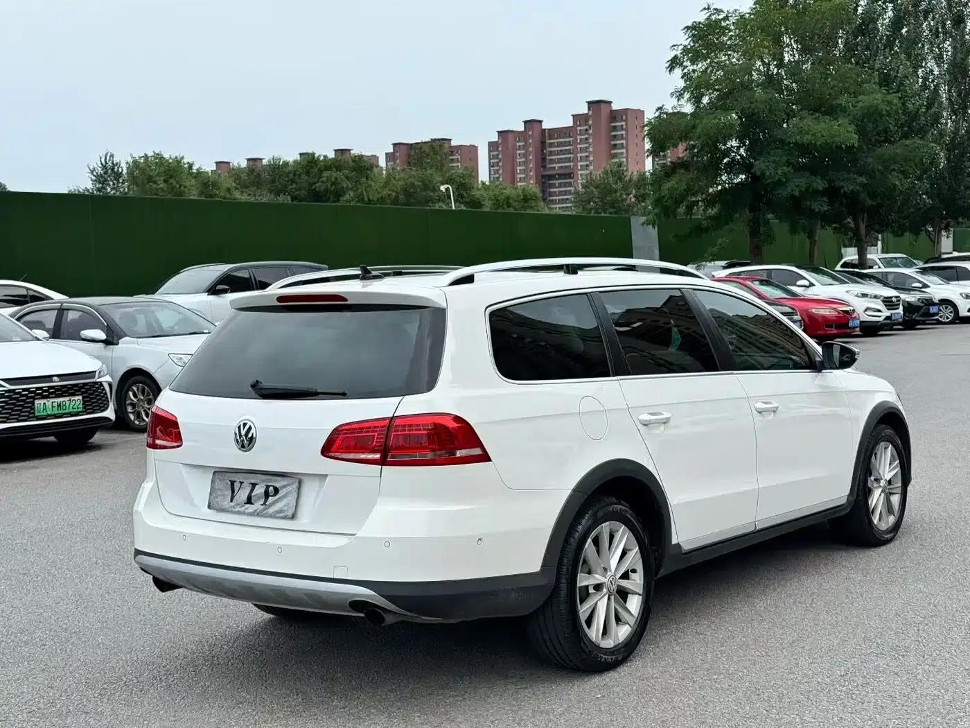2012 Imported Volkswagen Passat Touring Edition 2.0TSI 4WD Luxury — миниатюра 7