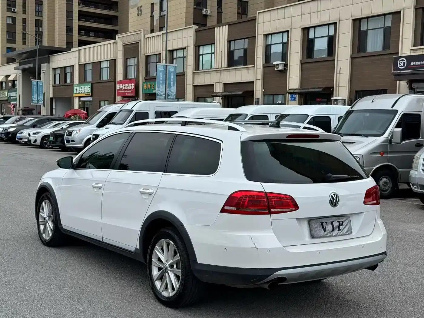 2012 Imported Volkswagen Passat Touring Edition 2.0TSI 4WD Luxury — миниатюра 8