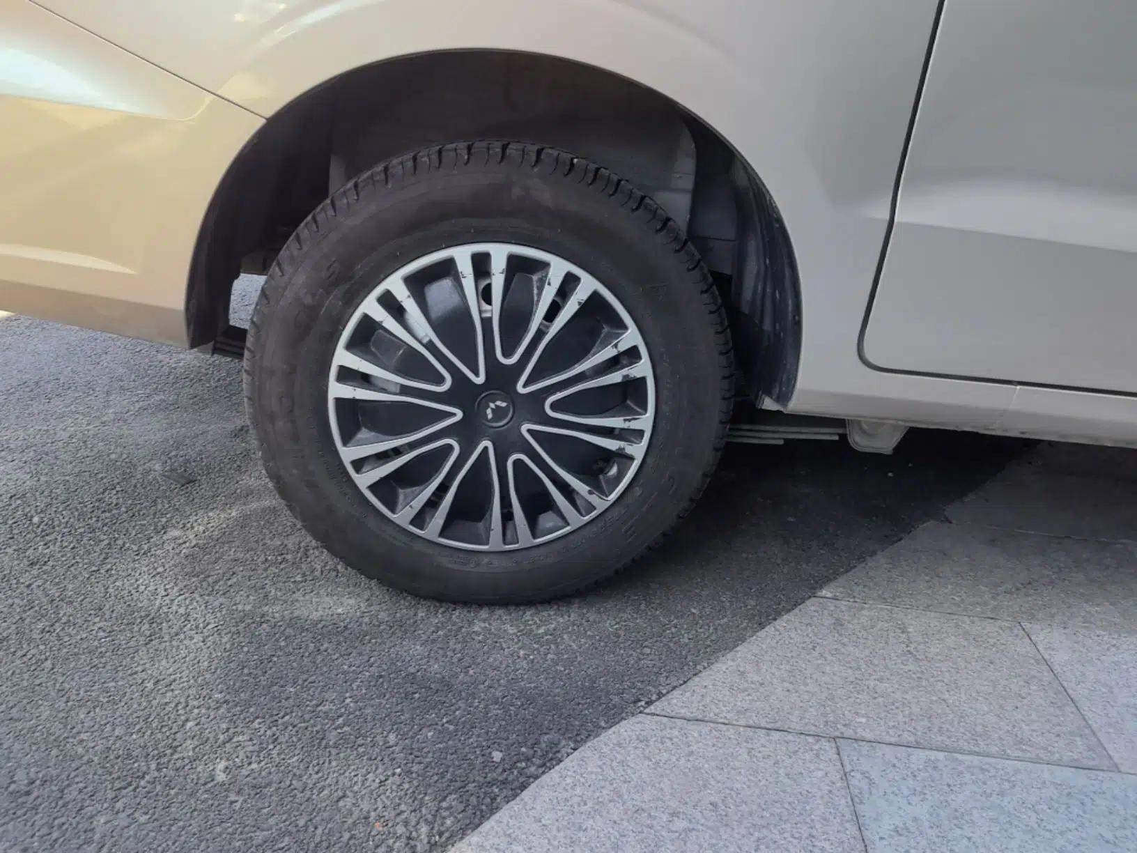 Wuling Hongguang V 2022 1.5L Jingqu Edition Electric-Assist LAR — миниатюра 11