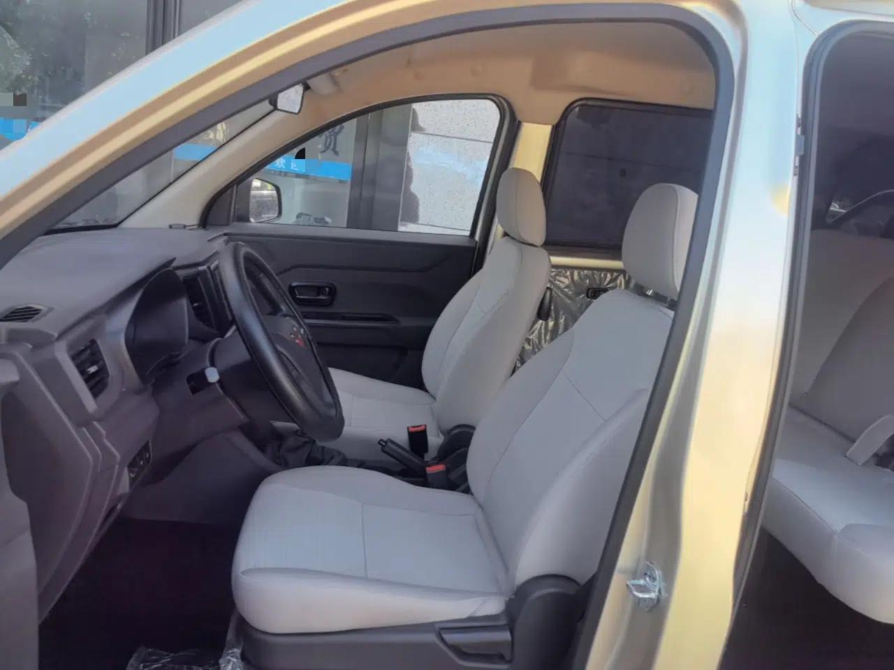 Wuling Hongguang V 2022 1.5L Jingqu Edition Electric-Assist LAR — миниатюра 17